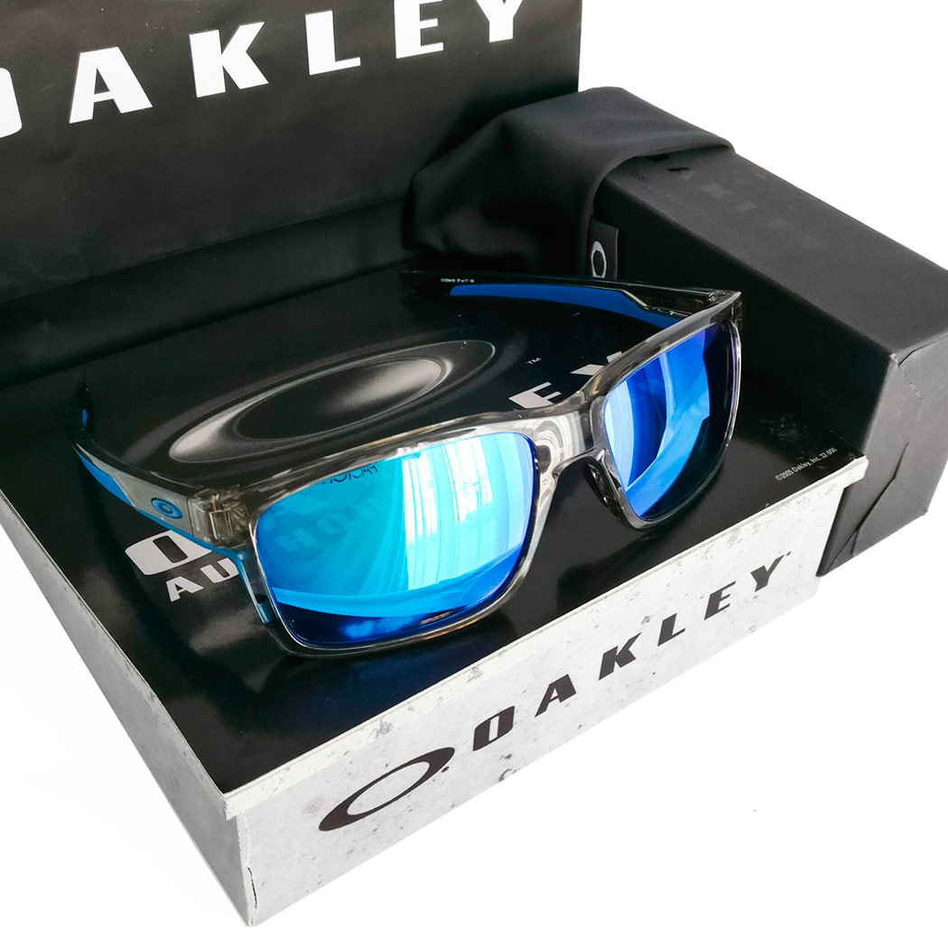 oakley mainlink grey smoke