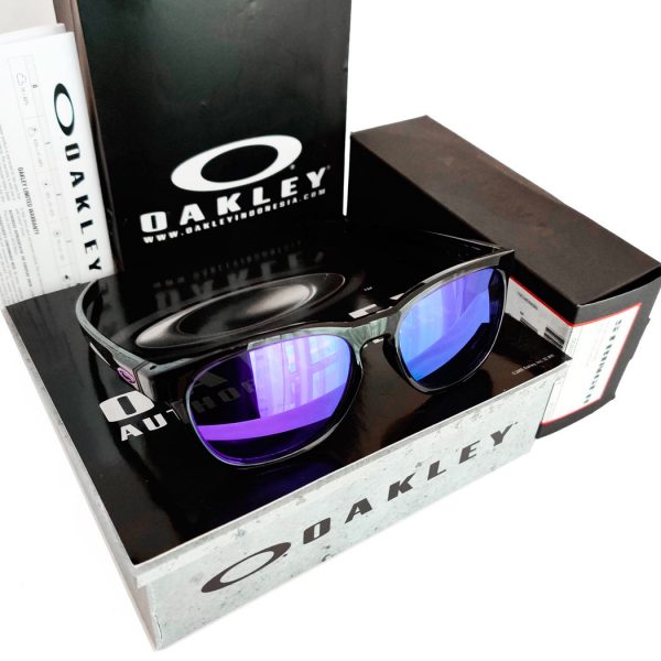 Oakley-violet