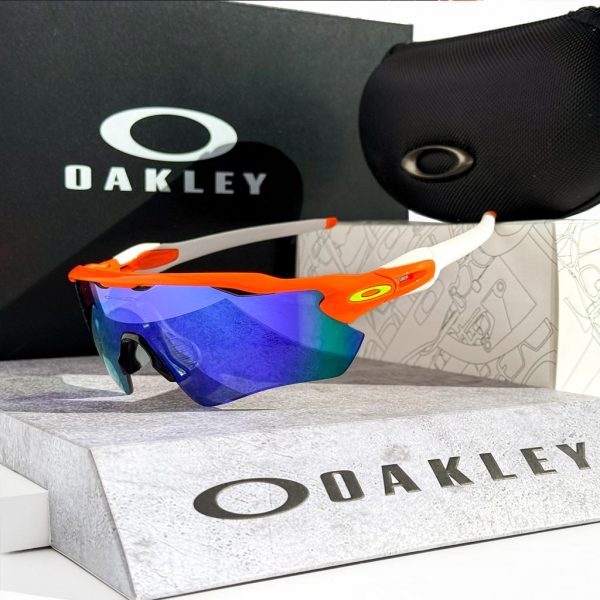 Radar-custom-orange-violet
